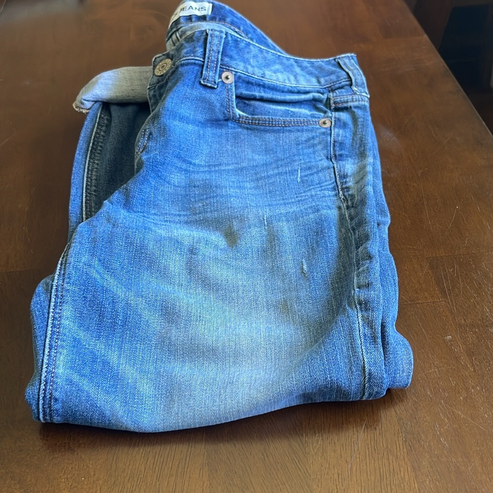 Express Women's modern boyfriend low rise blue jeans, size 10.